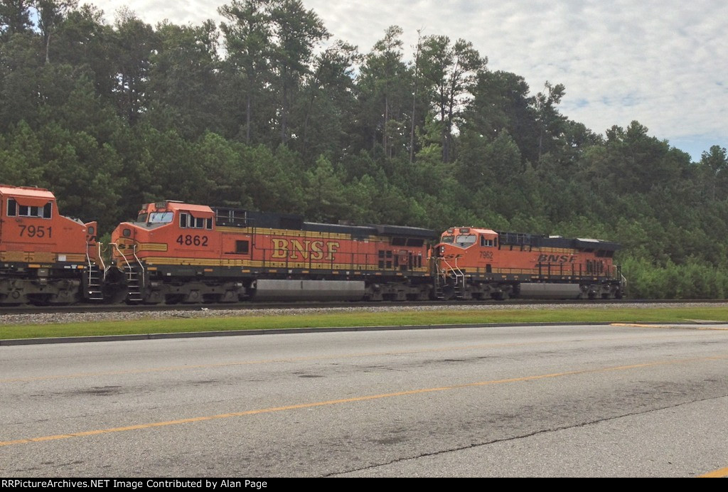 BNSF 4862 and 7962